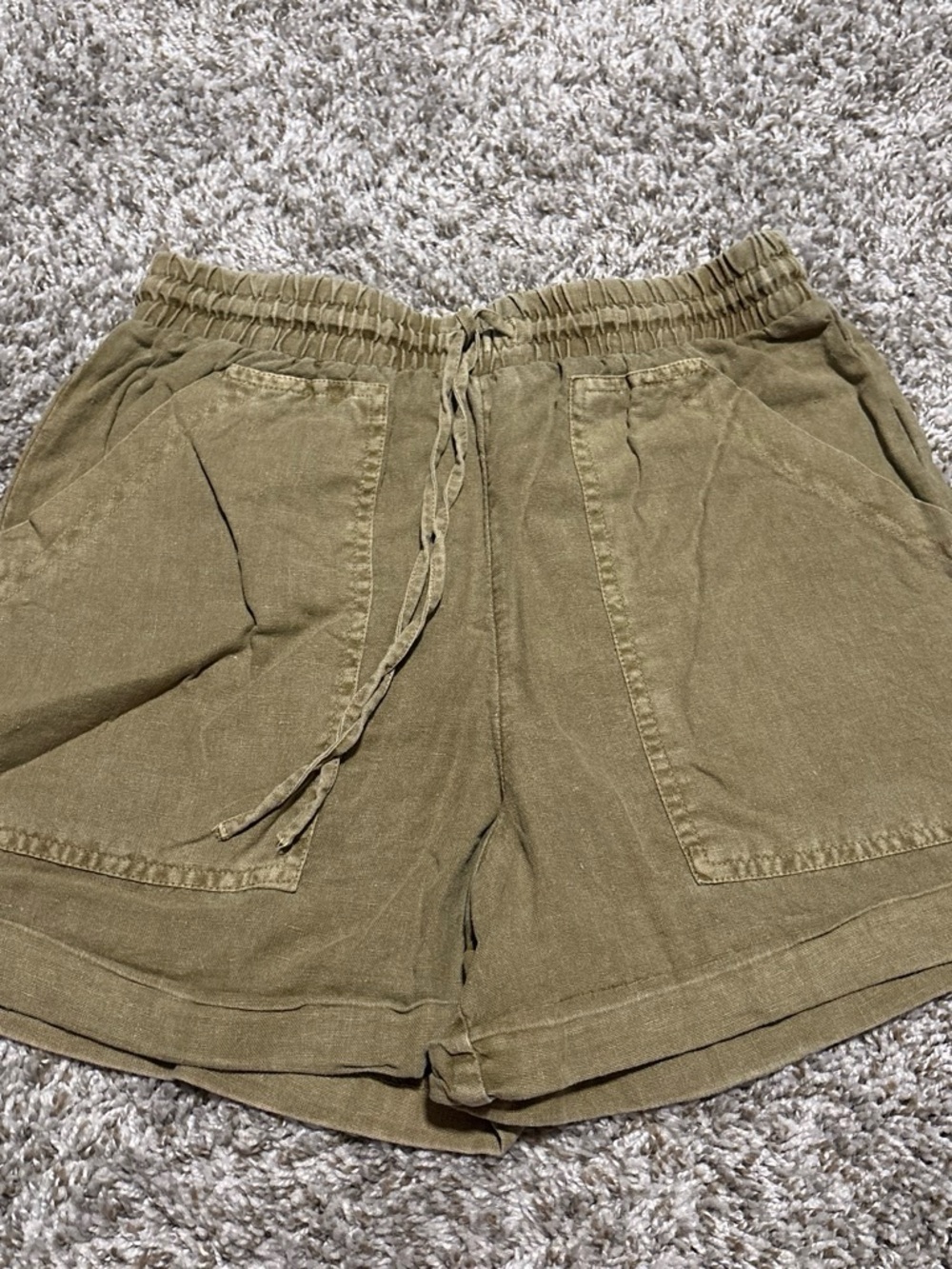 Universal Thread Olive Green Drawstring Casual Women's Shorts